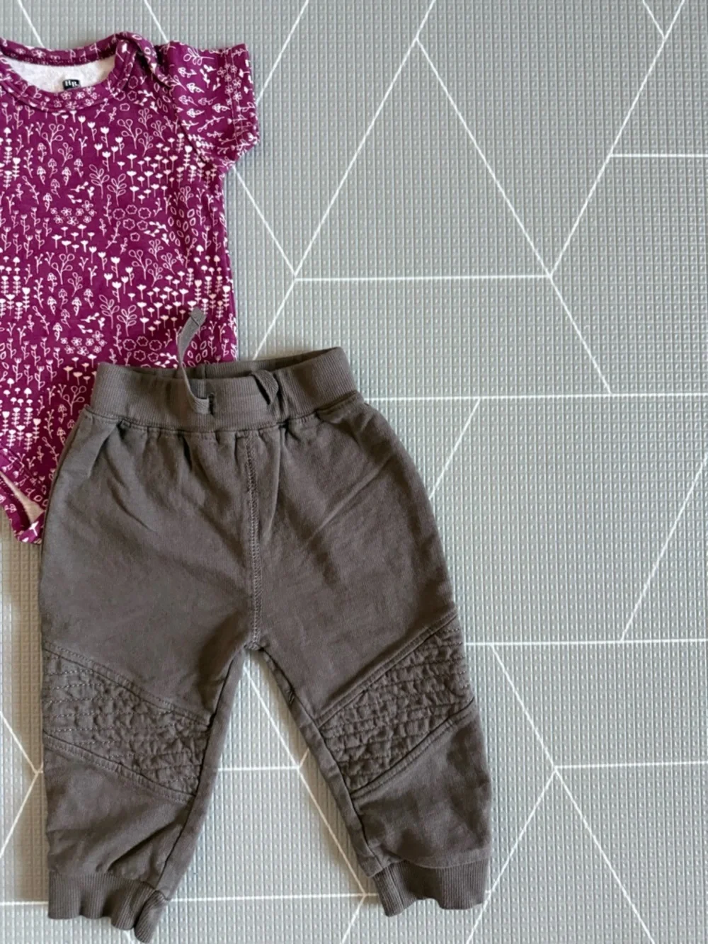 HB|Baby girl set,Purple ditsy Floral short sleeve Bodysuit & brown boho pants•